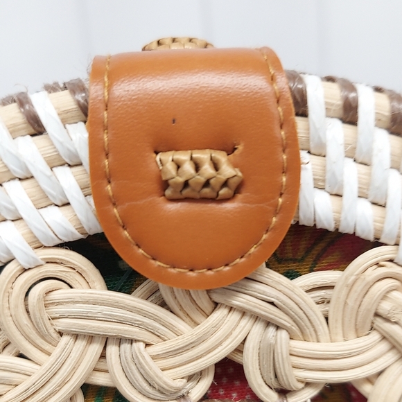 Handwoven Round Bag - Picture 5 of 15